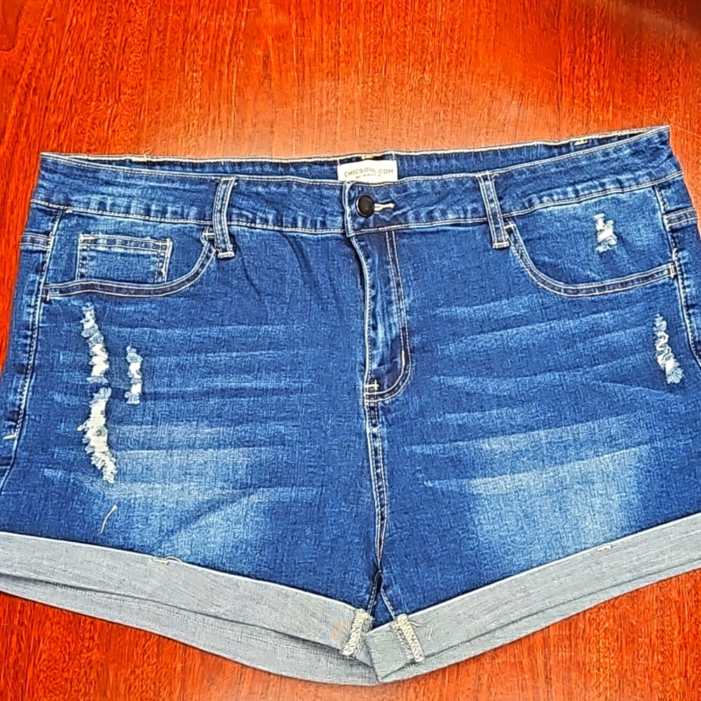 Chic Soul XL Cuffed Shorts NEW Stretch
